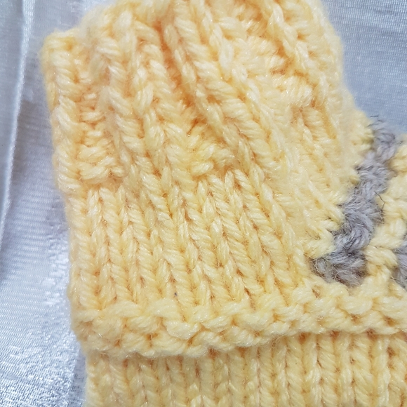 New Hand Knitted Size 5-6 Slipper - Picture 3 of 4